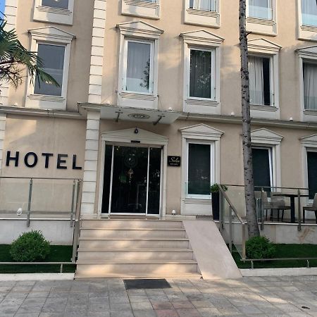 Soleo Hotel Tirana Esterno foto