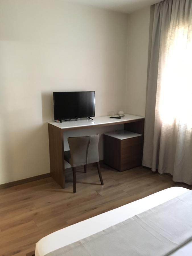 Soleo Hotel Tirana Esterno foto
