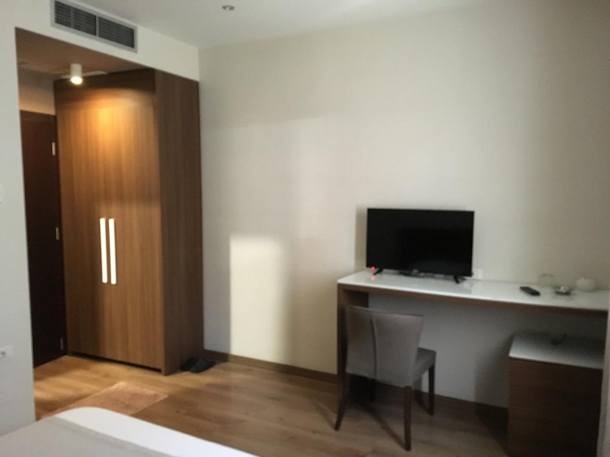 Soleo Hotel Tirana Esterno foto